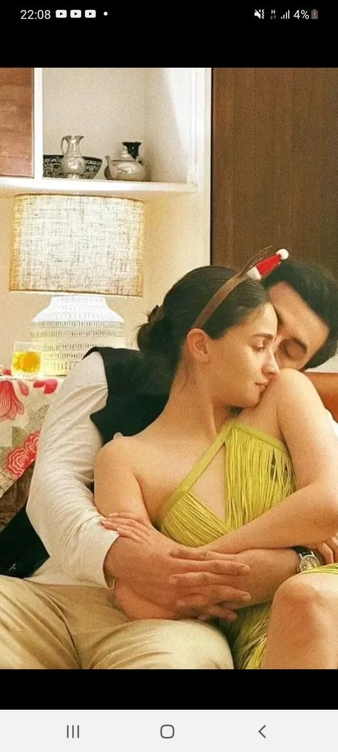 Alia Bhatt Photoshoot, Bollywood Couples, Fun Questions To Ask, Friends Funny Moments, Sweet Kisses, Ranbir Kapoor, Couple Photography Poses, Magical Christmas, Alia Bhatt