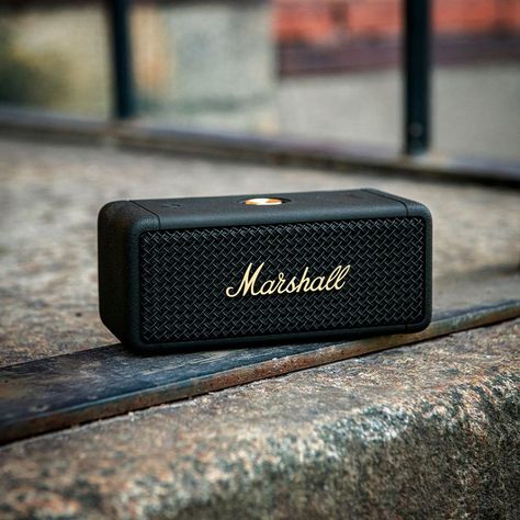 Speaker Marshall, Marshall Bluetooth Speaker, Marshall Emberton, Headphones Art, Best Portable Bluetooth Speaker, Waterproof Speaker, Diy Fashion Hacks, Speaker Design, Hifi Audio