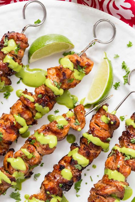 Peruvian Chicken Skewers, Grilled Chicken Screwers, Chicken Skewers Appetizers, Peruvian Chicken, Impressive Appetizers, Grilled Chicken Tenders, Grilled Chicken Skewers, Skewer Recipes, Peruvian Recipes