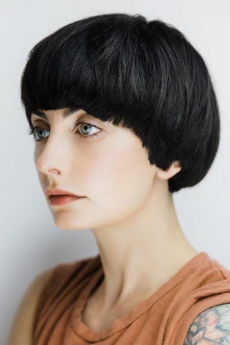 Microbob Haircuts, Pageboy Haircut Women, Bowl Cut For Women, Bold Haircut, Asian Haircuts, Pageboy Hairstyle, Pageboy Haircut, Hottest Haircuts, Short Haircut