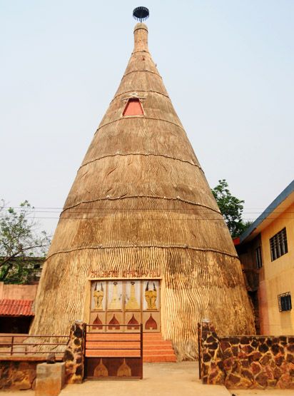 Voodoo Temple Beautiful Castles, African History, Stone House, Architectural Inspiration, African Inspired, Civil Engineering, Architectural Design, West Africa, Countries Of The World