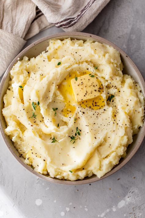 Mashed Potatoes With Milk, Freezing Mashed Potatoes, Creamy Garlic Mashed Potatoes, Mashed Potato Recipe, Garlic Mashed Potatoes Recipe, Julia Childs, Crockpot Mashed Potatoes, Roasted Fingerling Potatoes, Mashed Potatoes Recipe