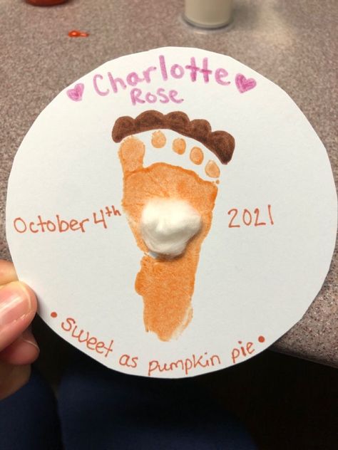 Footprint Pumpkin, Pumpkin Pie Art, Pie Art, Art Preschool, Pies Art, Charlotte Rose, Baby Art Projects, Pie Slice, Toddler Art Projects