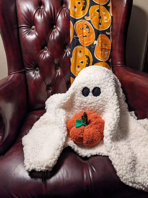 Adopt A Ghost, Ghost Halloween Decor, Halloween Bedroom Decor, Halloween Bedroom, Ghost Candles, Ghost Pillow, Halloween Facts, Halloween Throw Pillow, Pumpkin Pillows