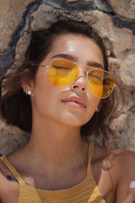 Sean- Best Oversized Retro Hippie Style Clear Yellow Aviator Sunglasses Coachella Inspired Outfit - Aviator Sunglasses Outfit, Coachella Inspired Outfits, Yellow Aviator Sunglasses, Sunglasses For Your Face Shape, Retro Aviator Sunglasses, Glasses Trends, Yellow Sunglasses, Sunglasses Outfit, Cute Sunglasses