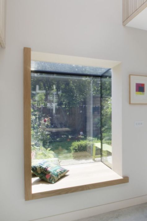 A window seat design with timber base and timber side Modern Window Seat Living Room, Box Window Seat, Window Seat Living Room, Modern Window Seat, Barn Extension, Frameless Window, Modern Kitchen Window, Bench Window Seat, Window Bench Seat