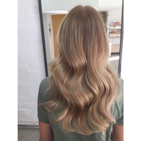 Blond Hairstyles, Goddess Hair, Balayage Blonde, Honey Blonde Hair, Ombré Hair, Honey Hair, Light Hair Color, Brown Blonde Hair, Long Blonde