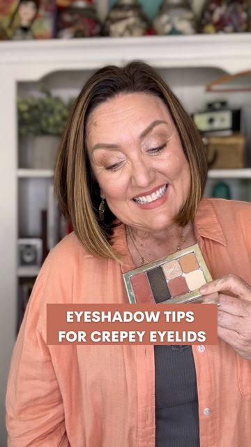 Karen Lien - Mature Makeup Artist on Instagram: "Got crepey eyelids? Sharing eyeshadow application tips for crepey eyelids. Keep reading ⤵️ 👉🏻Start by tapping on an eyelid primer based on your eyelid type - oily, dry, normal. 👉🏻Press instead of swipe on your lid and crease eyeshadow shades. 👉🏻When blending shades, use a soft fluffy ended eyeshadow brush. Blend very “lightly” by just hovering over the eyelid and lightly blend in little circles to avoid disturbing the eye skin too much. 👉🏻 Eye Makeup For Crepey Eyelids, Crepey Eyelids, Best Eye Primer, Eyelid Primer, Eyeshadow Application, Oily Eyelids, Crease Eyeshadow, Eyeshadow Tips, Makeup Advice