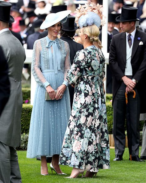 Kate Middleton enjoys a day at the races at Royal Ascot – LIVE UPDATES - Photo 5 Elie Saab Dresses, Ascot Dresses, Outfits Bonitos, Dress With Hat, Elegant Floral Dress, Queen Hat, Zara Looks, Zara Tindall, Order Of The Garter