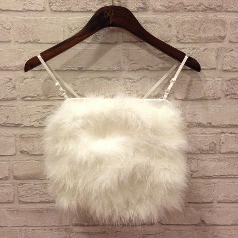 White Fur Crop Top, Fur Tube Top Outfit, Fur Top Outfit, Fur Crop Top, Fluffy Crop Top, Cute Easy Outfits For School, Fluffy Top, Tube Top Outfits, Fuzzy Top