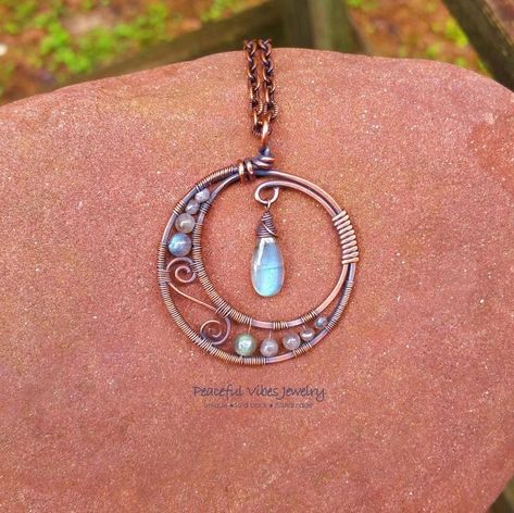 Diy Jewelry To Sell, Wire Wrapped Stone Jewelry, Diy Jewelry Rings, Wire Wrap Jewelry Designs, Wire Wrapped Jewelry Diy, Diy Jewelry Inspiration, Wire Jewelry Designs, Crescent Moon Pendant, Wire Wrapping Stones