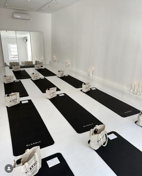 Mat Pilates Studio, Wellness Event Ideas, Pilates Business, Launch Event Ideas, Yoga Event, Experiential Marketing Events, Wellness Event, Hot Yoga Studio, Hot Pilates