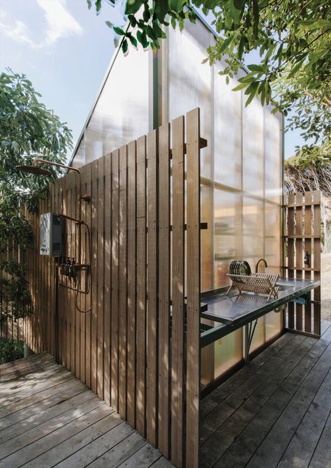 This wooden and polycarbonate shed in New Zealand glows in the dark – Yanko Design Rainforest Trees, Timber Planks, Laminated Veneer Lumber, Shed Construction, Timber Screens, Timber Slats, Vacation Cabin, Patio Interior, Light Sculpture