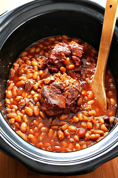 How to make crock pot baked beans with ham bone. Baked Beans From Scratch, Baked Beans Crock Pot, Slow Cooker Baked Beans, Slow Cooker Beans, Homemade Baked Beans, Slow Cooker Baking, Recipes List, Boston Baked Beans, Slow Cooker Ham