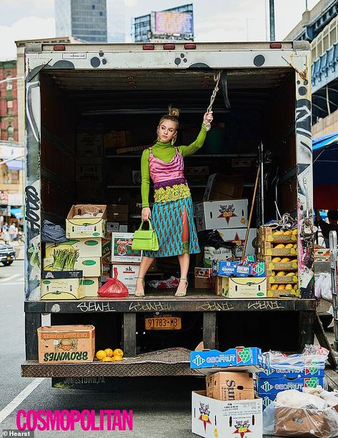 Getting her 2 and 5! Another shot saw Sydney pose on-board a fruit and vegetable truck in ... Back Of A Truck, Sydney Sweeney, Photoshoot Concept, A Truck, Street Fashion Photography, Street Photo, Photoshoot Inspiration, Fashion Photoshoot, Photography Inspo