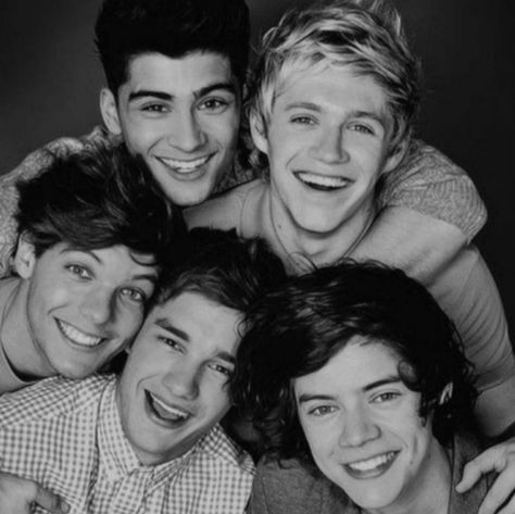 One Direction Collage, You're Mine, One Direction Wallpaper, Five Guys, One Direction Pictures, 1d And 5sos, The Perfect Guy, 1 Direction, Big Band