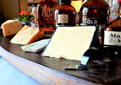 Bourbon Tasting Food Pairing, Charcuterie Board For Bourbon Tasting, Bourbon And Cheese Pairing, Bourbon Charcuterie Board, Whiskey Charcuterie Board, Bourbon Tasting Party Food, Bourbon Pairings Food, Bourbon Pairings, Tasting Party Food