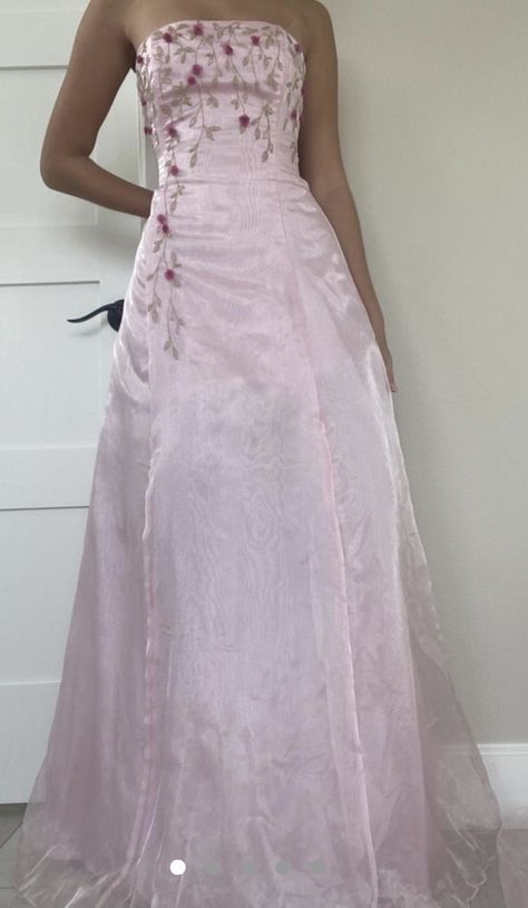 Hoco Vintage Dresses, Fairy Inspired Prom Dress, Coquette Dress Formal, Ballet Core Prom Dress, Dark Purple Elegant Dress, Vintage Prom Dress Aesthetic, 90s Beaded Prom Dress, Pink 90s Dress, Prom Dresses Coquette