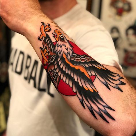 samuelebriganti en Instagram: “Forearm game! 1,2,3,4,5,6,7 which is your favorite, tell me below 👇 @boldwillhold.tattoo . . . #samuelebriganti #traditionaltattoo…” Old Style Tattoos, Traditional Eagle Tattoo, Traditional Tattoo Inspiration, Traditional Style Tattoo, Traditional Tattoo Sleeve, Muster Tattoos, Eagle Tattoos, Chest Piece Tattoos, Old School Tattoo Designs