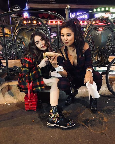 Lily Collins on Instagram: “Emily and Mindy aren’t super into football, BUT they will show up to the party for the snacks...” Emily And Mindy, Emily In Paris Aesthetic, Emily In Paris Lily Collins, Emily Em Paris, Ashley Park, Emily Cooper, Morning Hair, Paris Aesthetic, Quirky Fashion