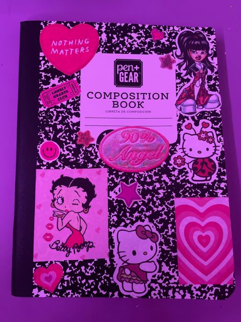 Scrapbook Outside Cover, Cute Notebook Ideas For School, Cute Binder Covers To Draw, Decorated School Notebooks, How To Decorate Your Notebook Cover, School Binder Decoration Ideas, Cool Notebook Covers Design, Pretty Journals Covers, Decorate Notebook Cover