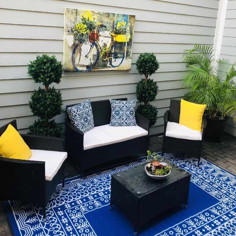 Patio Ideas Townhouse, Small Patio Spaces, Small Patio Decor, Balcony Grill Design, Small Balcony Design, Garden Small, Patio Wall, Garden Wallpaper, Outside Patio