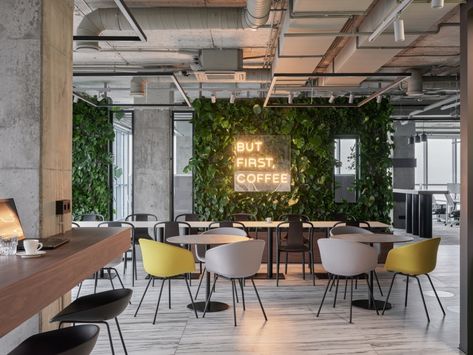 Office Cafe Design, Office Cafeteria Design, Break Room Design, Scandinavian Office, Office Cafeteria, Cafeteria Design, Agency Office, Office Break Room, Office Space Design