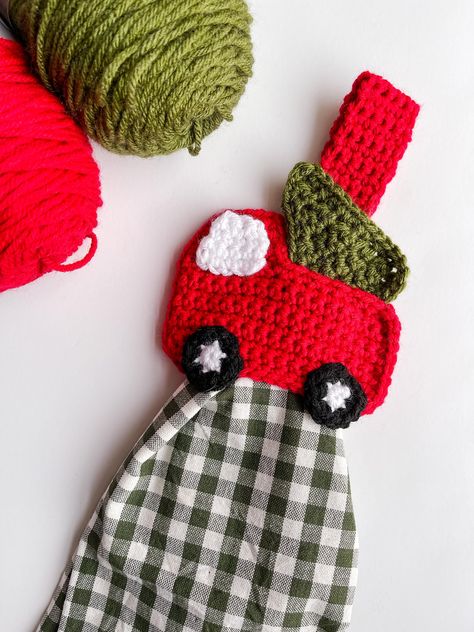 Truck Crochet, Crochet Towel Tops, Hidden Ring, Crochet Towel Holders, Crochet Towel Topper, Diy Projects To Make And Sell, Holiday Kitchen Decor, Red Truck Christmas, Crochet Christmas Gifts