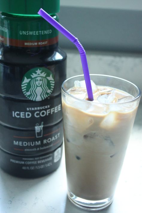 Copycat Starbucks Vanilla Iced Coffee - Heidi's Home Cooking Starbucks Iced Mocha Recipe, Starbucks Vanilla Iced Coffee, Instant Iced Coffee Recipe, Vanilla Iced Coffee Recipe, Keurig Recipes, Healthy Iced Coffee, Homemade Iced Coffee, Vanilla Iced Coffee, Starbucks Vanilla