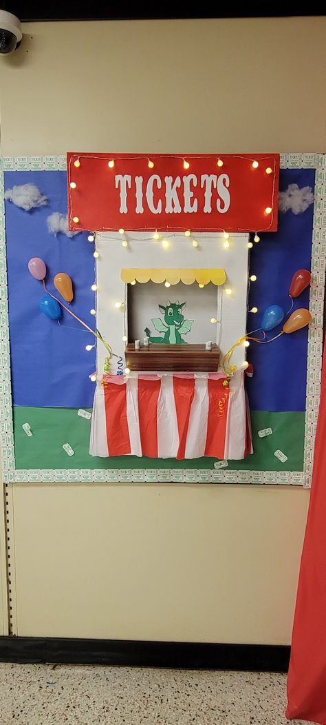 Ticket booth bulletin board carnival/circus Ticket Booth Bulletin Board, Carnival Window Display, County Fair Bulletin Board Ideas, Fair Bulletin Board Ideas, Carnival Theme Bulletin Board Ideas, Carnival Classroom Door, Circus Decorations Classroom, Circus Door Decorations Classroom, Circus Day At School