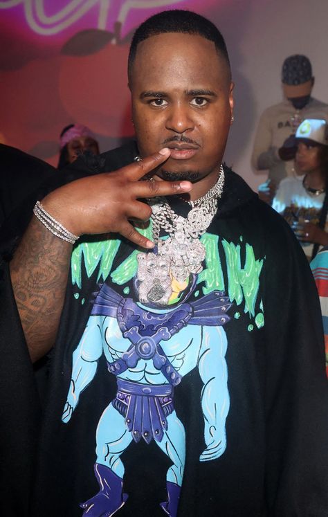 Rapper Drakeo the Ruler has died following an alleged altercation during a Los Angeles music festival. He was 28. Celebrity Deaths in 2021: Stars We've Lost Read article During the incident, the “Thank You For Using GTL” crooner (real name Darrell Caldwell) was fatally stabbed, his attorney confirmed on Sunday, December 19, to the Los Angeles Times... Drakeo The Ruler, Los Angeles Fire Department, Juice Rapper, Celebration Gif, December 19, Positive Vibes Only, Snoop Dogg, Debut Album, Mixtape