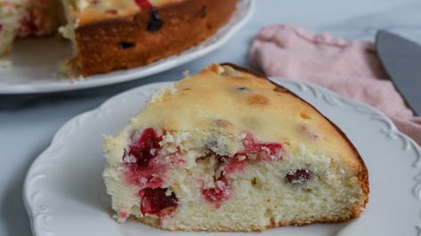 This cranberry ricotta cake is sweet, moist, and perfectly fall-themed. Recipes Using Ricotta, Using Ricotta Cheese, Recipes Using Ricotta Cheese, Recipe Using Ricotta, Ricotta Cake Recipes, Cranberry Orange Cake, Cranberry Cake, Desserts Cookies, Ricotta Cake