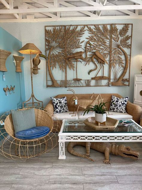 West Palm Beach's Vintage and Second-Hand Shopping Gems - A Vintage Splendor Vintage Palm Beach Aesthetic, Vintage Florida Decor, Vintage Splendor, Vintage Scene, Florida Decor, Florida Condos, Vintage Florida, West Palm Beach, Beach Vibes