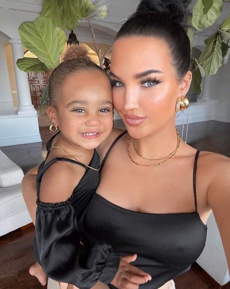 Natalie Halcro, Black Motherhood, African Bridal Dress, Mommy Daughter Outfits, Famous Kids, Pregnancy Journey, Mommy Daughter, Dress Up Outfits, Family Fashion