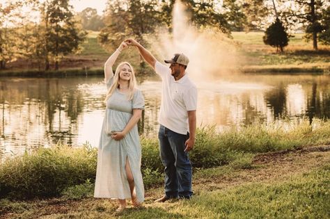 Maternity Pictures By Pond, Pond Maternity Pictures, Outdoor Maternity Pictures, Winter Maternity Pictures, Home Maternity Photography, Maternity Posing, Maternity Ideas, Maternity Photoshoot Poses, Outdoor Pictures