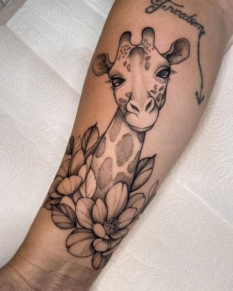 Tattoos Cow, Tiny Animal Tattoos, Tattoos Calf, Tattoos Eyes, Animal Tattoos For Women, Shoulder Sleeve Tattoos, Animal Tattoo Ideas, Muster Tattoos