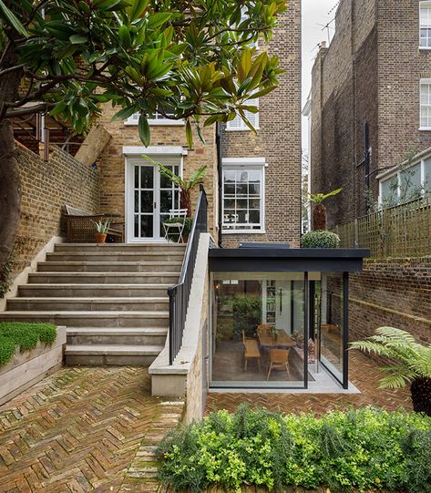 916 Family Home London | 23 ARC + GS / 318 London House Backyard, London Houses Exterior, London House Garden, London Family Home, Victorian Renovation, Victorian Terrace House, Side Extension, Victorian Townhouse, Glass Extension