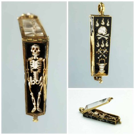 Sixteenth Century French Memento Mori Pendant. © Trustees of the British Museum. Momento Mori Jewelry, Vanitas Paintings, Memento Mori Jewelry, Human Bones, Momento Mori, Open Studio, Memorial Jewelry, Memento Mori, Skull Art