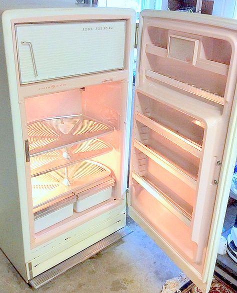 Vintage 1950's Refrigerator with Lazy Susan / Revolving Shelves and Foot Pedal Opener Retro Kitchen Appliances Vintage, Vintage Fridge, Retro Kitchen Appliances, Pegboard Display, Retro Refrigerator, Vintage Refrigerator, Retro Fridge, Kitchen Ideals, Affordable House Plans