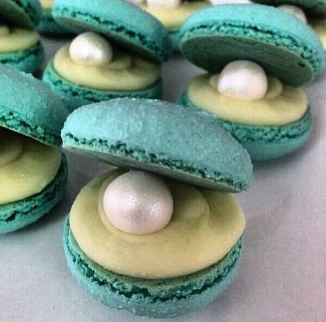 Under The Sea Menu Ideas, Healthy Ocean Themed Snacks, Under The Sea Sweets, Mermaid Theme Party Aesthetic, Ocean Birthday Party Ideas, Clam Macarons, H2o Themed Party, Mermaid Party Favours, Ocean Food Ideas