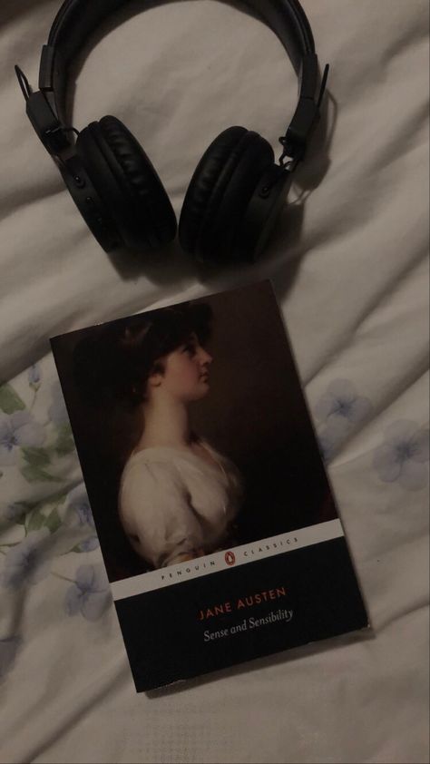 Jane Austen Sense And Sensibility Book, Penguin Classics Books, Penguin Classics Aesthetic, Sense And Sensibility Book, Jane Austen Sense And Sensibility, Sense And Sensibility, Fav Books, Book Recs, Penguin Classics