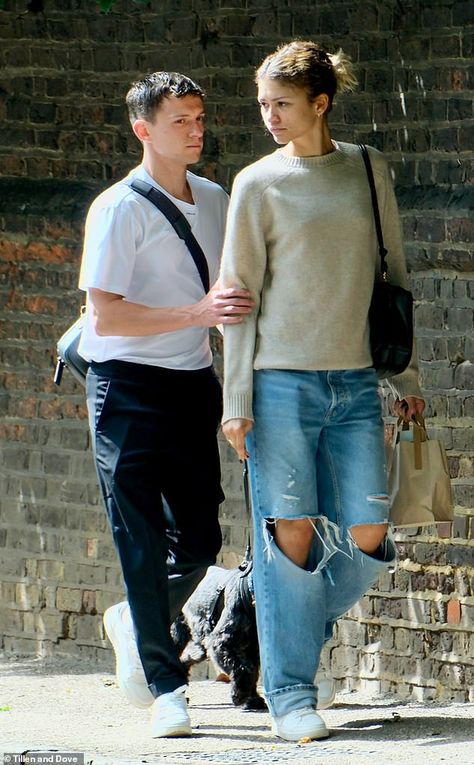 Zendaya and Tom Holland step out for a dog walk in London K C Undercover, Zendaya And Tom Holland, Zendaya And Tom, Zendaya Outfits, Tom Holland Zendaya, Walks In London, Spiderman Homecoming, Popular People, Zendaya Coleman