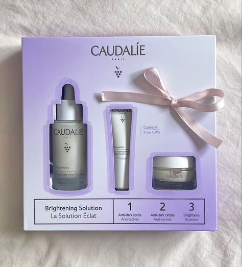 Caudalíe vinoperfect set, caudalie, skincare set, brightening skincare, pink pilates princess, feminine, girly, soft life, face serum, aesthetic skincare, christmas gift ideas Face Serum Aesthetic, Serum Aesthetic, Caudalie Skincare, Skincare Christmas, Sensitive Skincare, Brightening Skincare, Pink Pilates Princess, French Skincare, Aesthetic Skincare