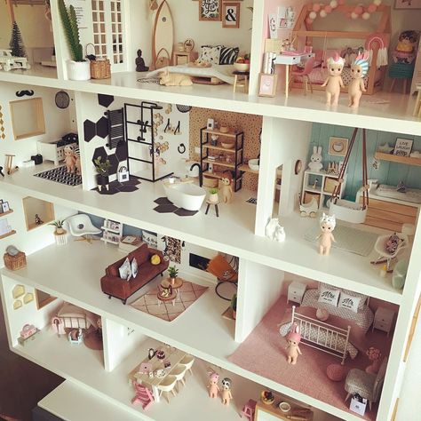 Sonny Angel Dollhouse, Sonny Angel House, 1:12 Dollhouse, Collection Displays, Calico Critters Families, Calico Critter, Diorama Ideas, Sonny Angels, 11 November