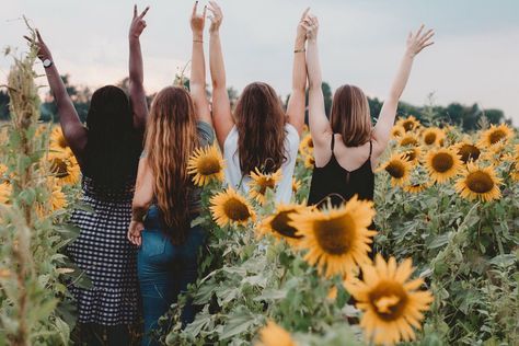 Sunflower Pics, Sunflower Shoot, Sunflower Field Photography, Sunflower Field Pictures, Sunflower Photoshoot, Field Pictures, Pumpkin Patch Photoshoot, Sunflower Patch, Three Best Friends