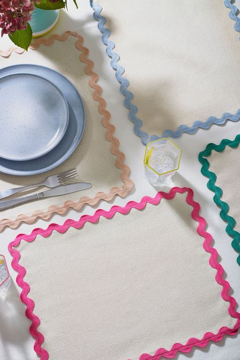 Brighten up your dining space for Spring with these fun wiggle trim placemats. Machine washable for ease and easy to roll up and store when not in use. Machine washable. 4 x Mat Main 99% Cotton, 1% Polyester. Trim 100% Cotton. Cute Placemats, Table Placemats Ideas, Sewing Placemats, Napkins Ideas, Fun Table Settings, Table Settings Ideas, Napkin Designs, Club Table, Artsy Bag