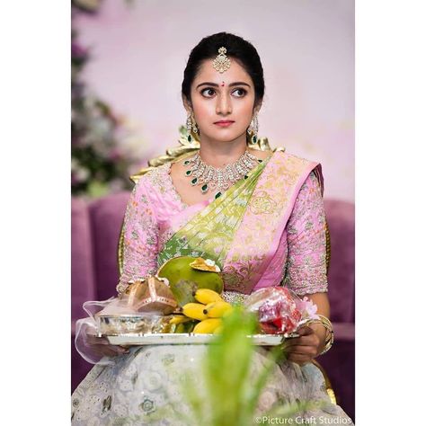 Dk Shivakumar, Bridal Makeup Images, Indian Bridal Jewellery, Telugu Brides, Green Saree, Indian Bridal Makeup, Bridal Inspiration, Indian Bridal, Bridal Looks