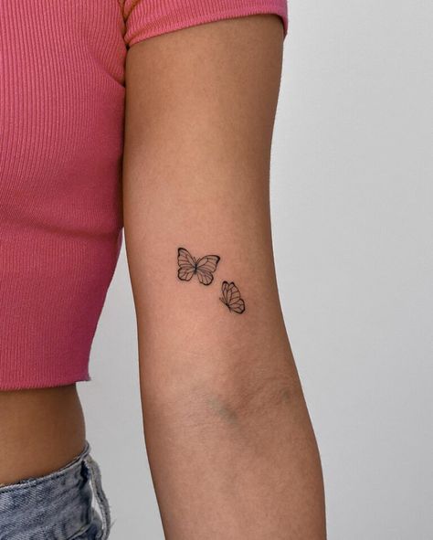 23 Small Tattoos for Women That Are Meaningful and Stylish - Pretty Sweet Mom Daughter Tattoos Butterfly, Mum Tatoos Ideas, Mom Daughter Tattoos Meaningful, Small Tattoos With Deep Meaning, Tatooes Ideas, Mother Daughter Butterfly Tattoos, Small Tattoos Mother Daughter, Tattoo Ideas Mom And Daughter, Small Mother Daughter Tattoos