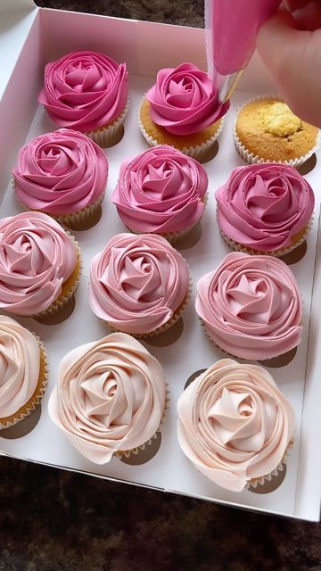 Pink Ombre Cupcakes, Pink Ombre Cupcakes Frostings, Pink Ombre Cake, Swirl Cupcakes, Swirl Cake, Pretty Cupcakes, Cupcake Tower, Pink Cupcakes, Different Cakes