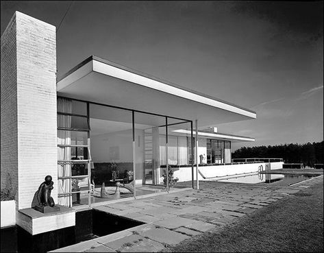 Edward Durell Stone | A. Conger Goodyear House, Old Westbury, Long Island, N.Y., 1938. Edward Durell Stone, International Style Architecture, Pyramid House, Old Westbury, Mid Century Exterior, Mid Century Architecture, International Style, Flat Roof, Historic Home